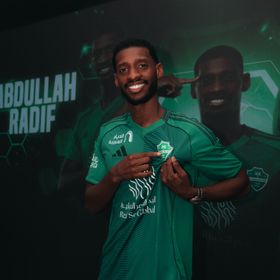 خريج أكاديمية الهلال.. الأهلي يضم عبد الله رديف حتى 2030