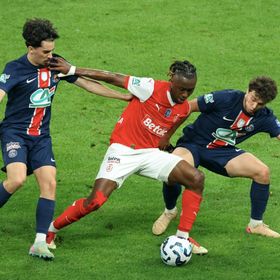 هل يشارك فيتينيا؟ موقف مصابي باريس سان جيرمان من مواجهة برشلونة