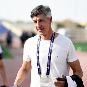 أزمة الشباب تتفاقم… تطورات مفاجئة مع المدرب إيمانول ألغواسيل