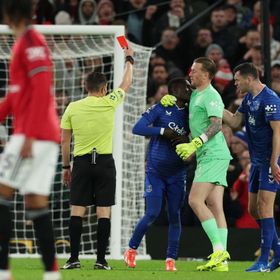 صدمة تاريخية في أولد ترافورد بعد خسارة مانشستر يونايتد ضد 10 لاعبين