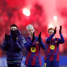 "يويفا" يُغرّم برشلونة وينذر هانزي فليك بعد مباراته ضد سلافيا براغ