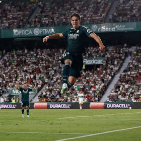 ماذا قال كارلوس إسبي عن تجربته الجديدة مع ريال مدريد؟