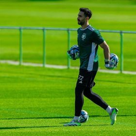 دونيس يستبعد العقيدي من معسكر المنتخب السعودي في "خليجي 27" بعد إصابته