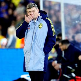 استجابة للجماهير.. إقالة توماسون من تدريب منتخب السويد