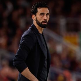 رغم الأزمات.. أربيلوا يواصل "حماية" مبابي ولاعبي ريال مدريد
