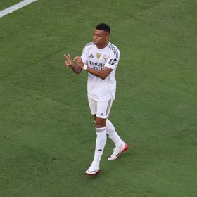 مبابي يهدي الراحل ديوغو جوتا هدفه في مرمى دورتموند