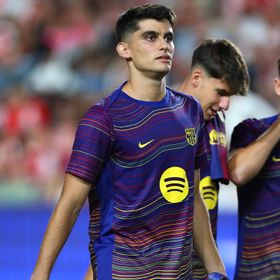 جيرارد مارتن ينقذ برشلونة من البحث عن مدافع جديد