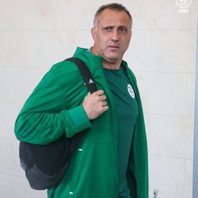 حمداني مدرباً لمنتخب الجزائر وعنتر يحيى مساعداً