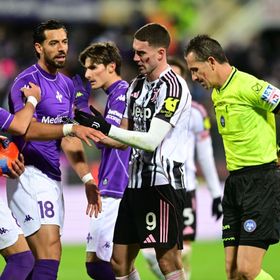 التعادل يحسم موقعة "القذائف والعنصرية" بين فيورنتينا ويوفنتوس