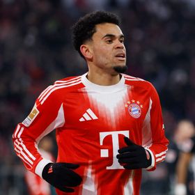 لويس دياز يرشح بايرن ميونيخ لإنجازات عظيمة هذا الموسم