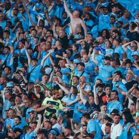 مانشستر سيتي يخفض أسعار التذاكر بملعبه إلى النصف تقريباً