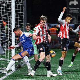 برينتفورد يعبر ماكلسفيلد ويلاقي وست هام في ثمن نهائي كأس الاتحاد