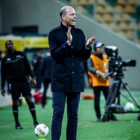 توروب: الأهلي محظوظ بالتعادل مع شبيبة القبائل ويصعب تعويض زيزو وتريزيغيه