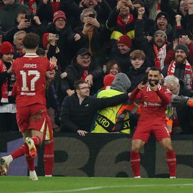 جونز يسير على خطى صلاح ويدخل في خلاف مع سلوت.. فهل يرحل؟