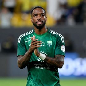 نجم الأهلي السعودي يتعرض للسرقة في لندن