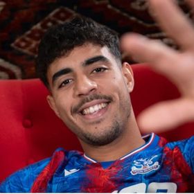المغربي شادي رياض يوقع رسميا لنادي كريستال بالاس حتى 2029