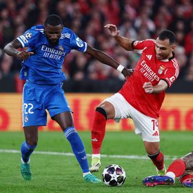 "المجنون عاد".. روديغر يوجّه تحذيراً لمدافعي ريال مدريد