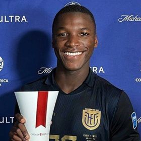 موسيس كايسيدو أفضل لاعب في مباراة الإكوادور وجامايكا