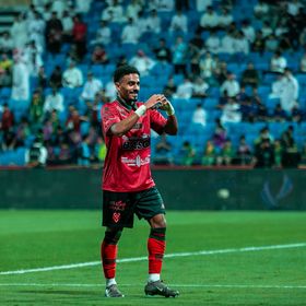 شاهد.. الخليج ينتزع التعادل من الخلود في الدقيقة 86