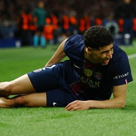 أشرف حكيمي يتعرض لإصابة عضلية ويثير المخاوف في منعرج حاسم من الموسم