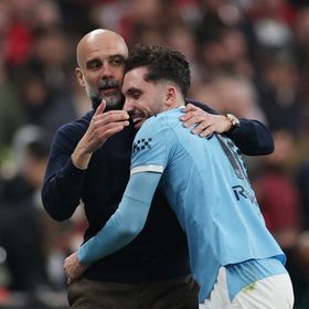 شاهد.. استعراض ريان شرقي يثير جنون غوارديولا