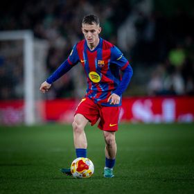 مارك كاسادو يرفض غلطة سراي ويتمسك بالبقاء في برشلونة