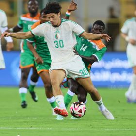 شاهد.. الجزائر تتخطى النيجر ودياً وبلومي يتألق بهدف عالمي