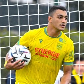 سعود عبد الحميد ينتظر مصطفى محمد في لانس