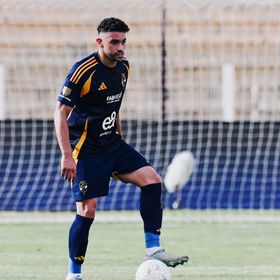 "إنقاذ الدوري".. جماهير الأهلي تحتفي بالمدافع ياسر إبراهيم