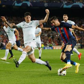 أسطورة ميلان يحذر برشلونة من باستوني: ليس مالديني أو حتى نصفه