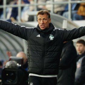 هيرفي رينارد "يعتزم الاستقالة" من تدريب السعودية وقد يقود غانا في كأس العالم