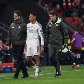 أمل ثم ألم.. أرنولد يقضي أمسية مليئة بالتناقضات أمام أتلتيك بلباو