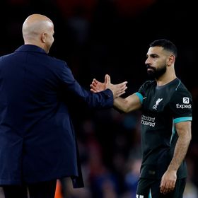 بوساطة فان دايك.. كيف حدث الصلح بين محمد صلاح وسلوت؟