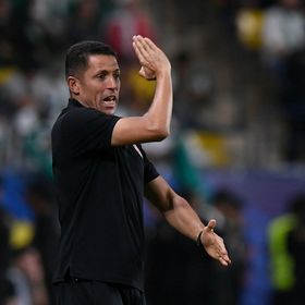 لماذا لم يعلن الأهلي التعاقد بشكل رسمي مع الحسين عموتة؟