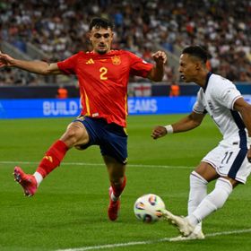 متفوقاً على برشلونة.. أتلتيكو مدريد يعزز جبهته اليمنى بلاعب ألميريا