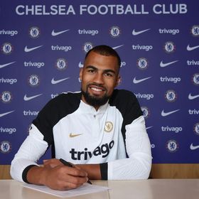 الحارس الإسباني روبرت سانشيز يخلف إدوارد ميندي في تشيلسي