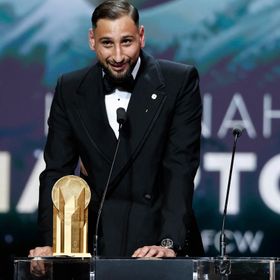 دوناروما يفوز بجائزة أفضل حارس مرمى بحفل الكرة الذهبية