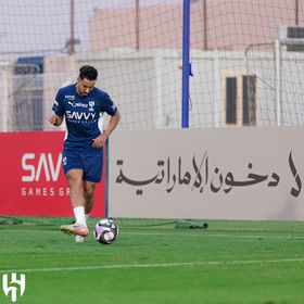 الدوسري يشارك في تدريبات الهلال للمرة الأولى منذ الإصابة