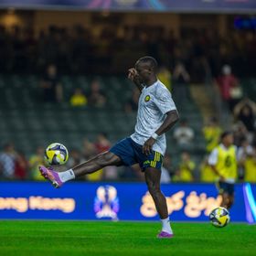 هدفان وطرد.. بداية مثيرة لمواجهة النصر والاتحاد بكأس السوبر السعودي