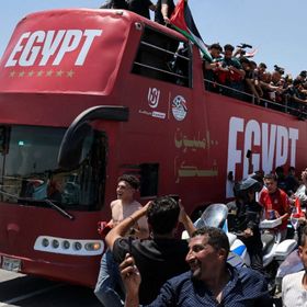 صلاح ومرموش خارج المشهد.. الآلاف يستقبلون منتخب مصر في استاد القاهرة
