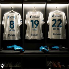 الدوسري احتياطياً في تشكيلة الهلال أمام الفيحاء بالدوري السعودي