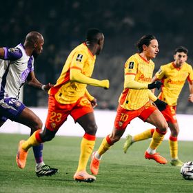 لانس بطل الخريف في الدوري الفرنسي بفوزه على تولوز بثلاثية