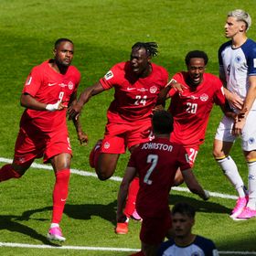 كندا تفك النحس وتحصد أول نقطة في تاريخ مشاركاتها بكأس العالم
