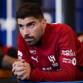 روبن نيفيز يرد على شائعات انتقاله من الهلال إلى الاتحاد