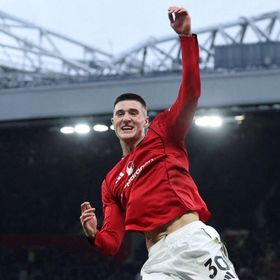 سيسكو يتحدث عن حلم تسجيل هدف الفوز في أولد ترافورد