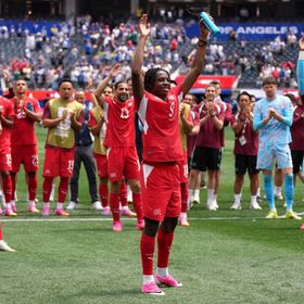 أستون فيلا يتفوق على نيوكاسل ويضم موهبة فرايبورغ مقابل 70 مليون يورو