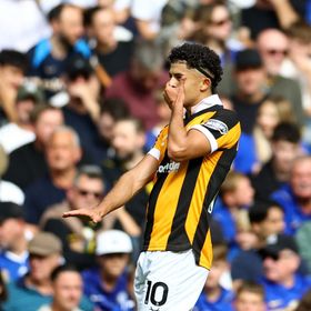 شاهد: زلزال جزائري.. بلومي يُدمّر تشيلسي بهدفين في 6 دقائق