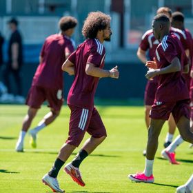 بقيادة أكرم عفيف.. تشكيلة قطر أمام سويسرا في كأس العالم