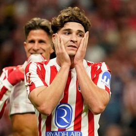 ما حقيقة انضمام خوليان ألفاريز إلى برشلونة بعد كأس العالم؟