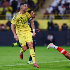 شاهد.. كريستيانو رونالدو يسجل هدفين ويقود النصر لفوز متأخر على الفيحاء